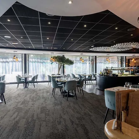 Mercure Bordeaux Aeroport Отель Мериньяк
