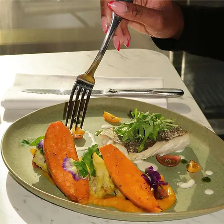 波尔多机场美居酒店 酒店