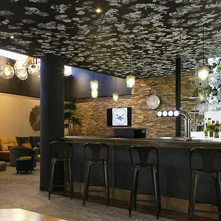 Mercure Bordeaux Aeroport 4*