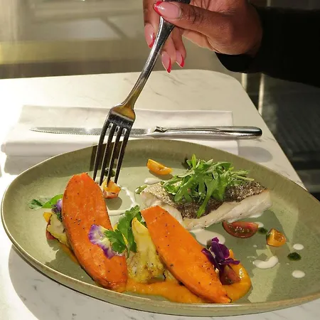 Отель Mercure Bordeaux Aeroport 4*