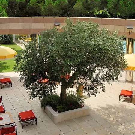 Mercure Bordeaux Aeroport Hotel 4*