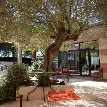 Mercure Bordeaux Aeroport Otel 4*
