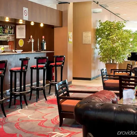 Mercure Bordeaux Aeroport 4*
